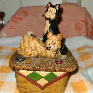 Vintage Suzi Cat Trinket Box, Resin
